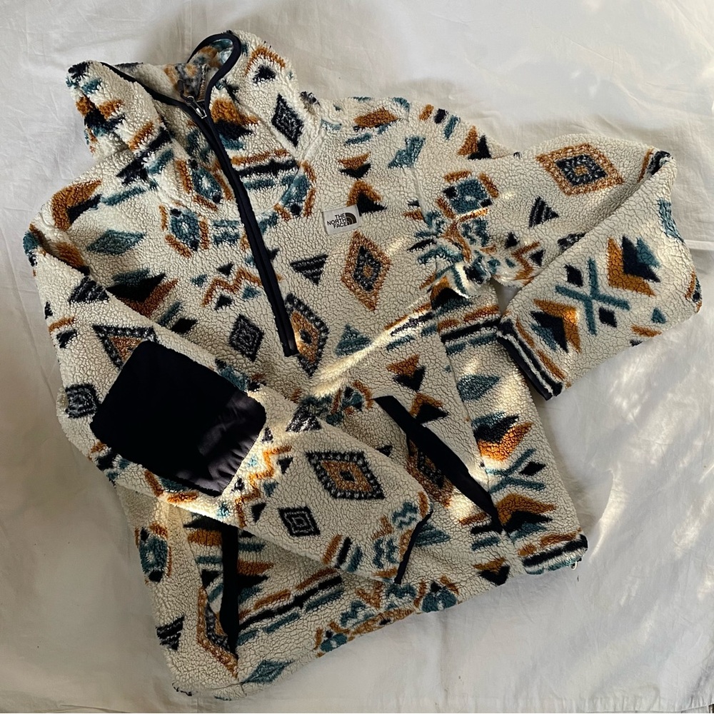 Men’s The NorthFace sherpa pullover